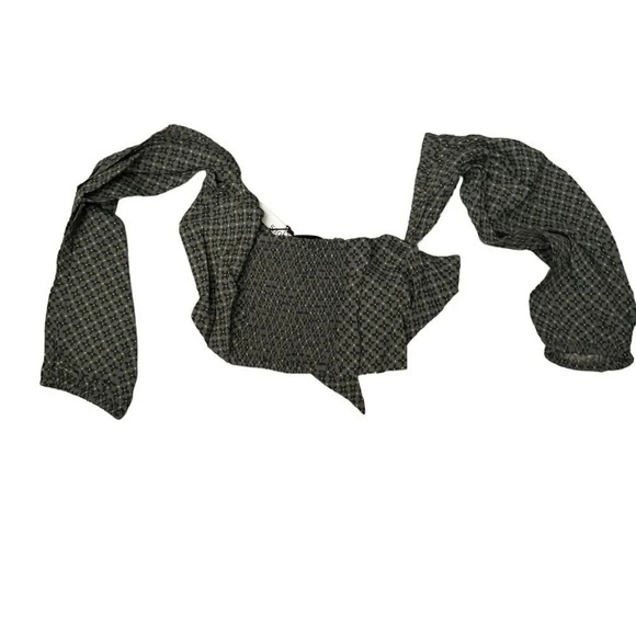 NWT Olivaceous Off shoulder tie front crop top small - Picture 3 of 5